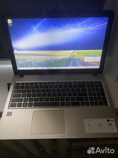 Ноутбук asus