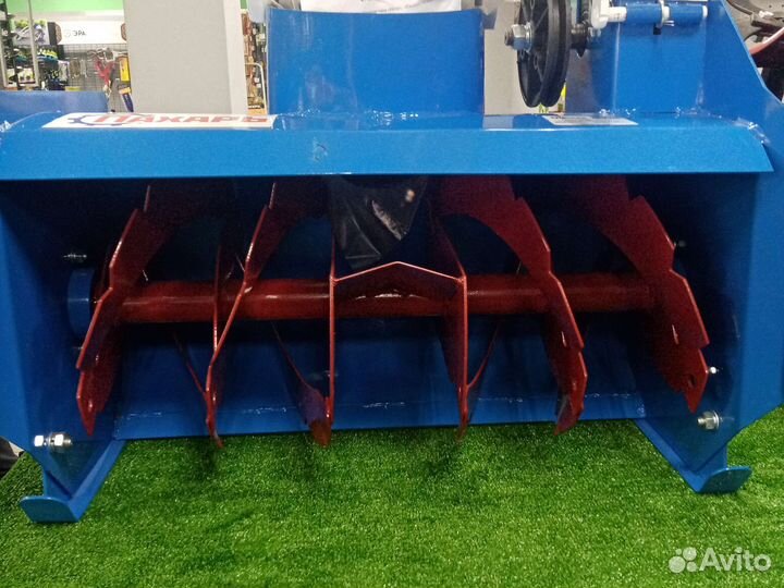 Снегоуборочная приставка к мотоблоку