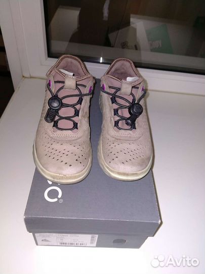 Кроссовки для девочки