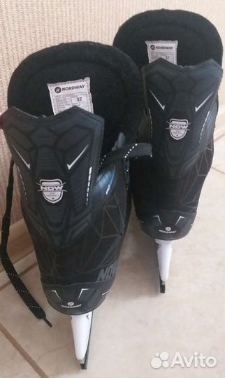 Коньки хоккейные