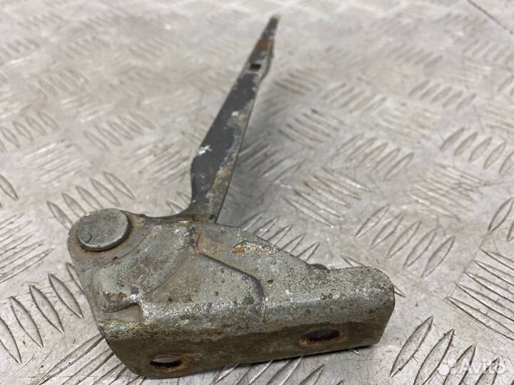 Б/У петля капота правый Hyundai Accent LC D3EA