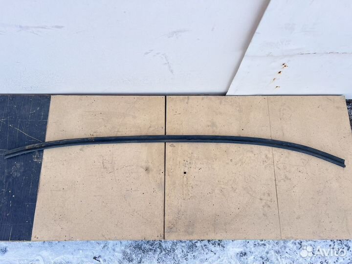 Молдинг лобового стекла Opel Vectra B