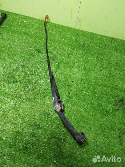 Поводок дворников передний правый Kia Spectra S6D