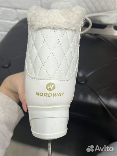 Коньки фигурные 35 размер