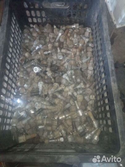 Болты на колеса