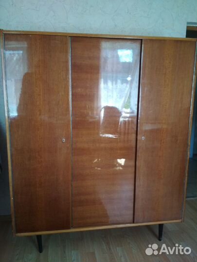 Платяной шкаф