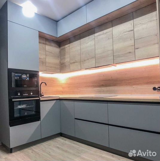 Кухонный гарнитур из массива