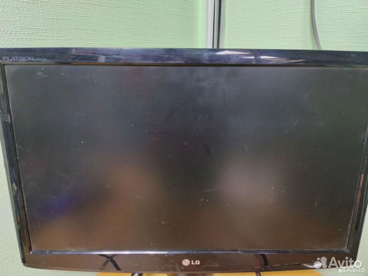 Мониторы рабочие с царапинами 19