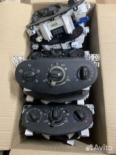 Блок управления отопителем Renault Logan