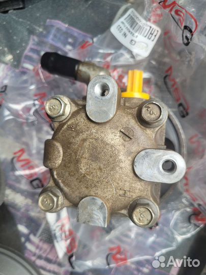 Насос гидроуселителя