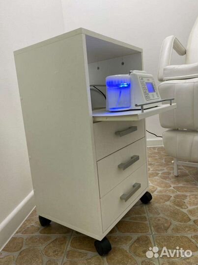 Тумба педикюрная