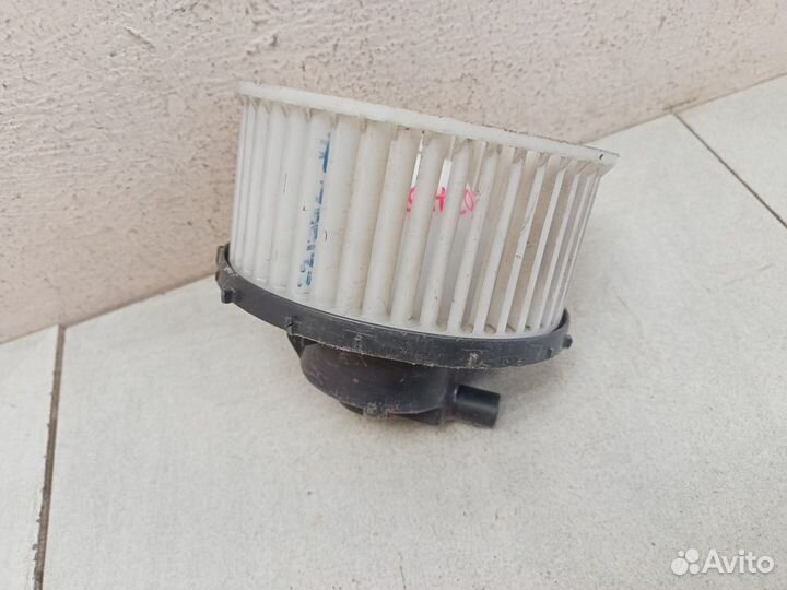 Моторчик печки Мазда 5 2 CW