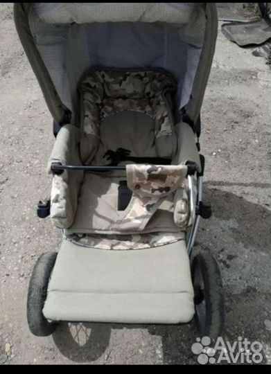 Прогулочная коляска