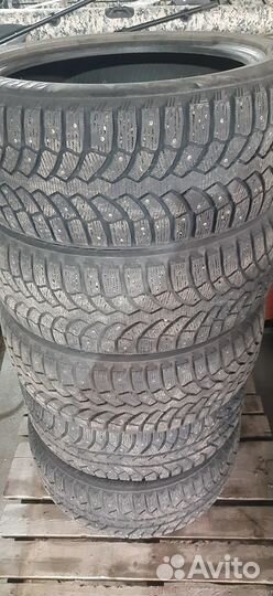 Bridgestone Ice Cruiser 7000 245/50 R20