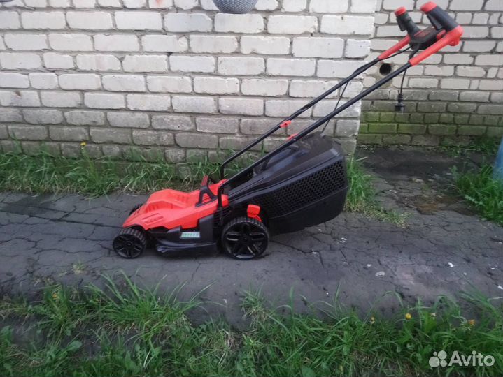 Газонокосилка электрическая black decker