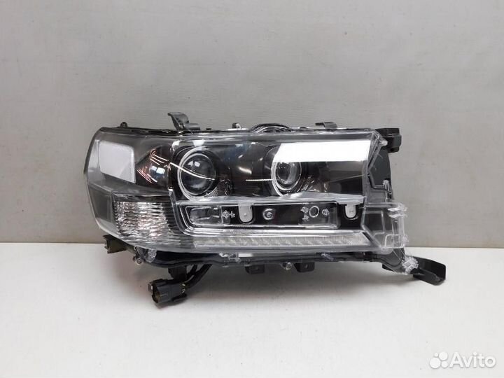Фара правая Toyota Land Cruiser