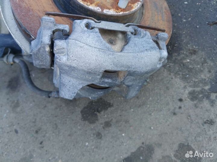 Суппорт задний левый правый Land-Rover Evoque 2.2