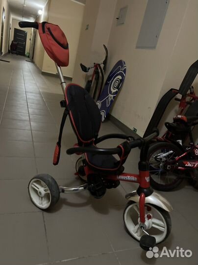 Детский велосипед с ручкой