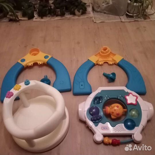 Мобиль и стульчик для купания на присосках