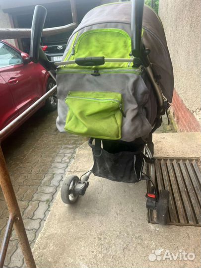 Прогулочная коляска