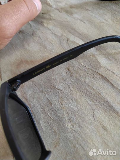 Солнцезащитные очки Lacoste