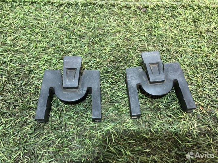 Кронштейн радиатора Mazda Mazda3 2015