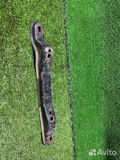 Траверса кпп BMW 5 series E34