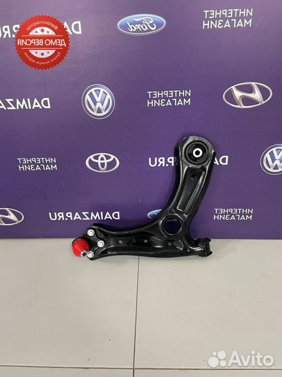 Рычаг Volkswagen Polo в сборе правый