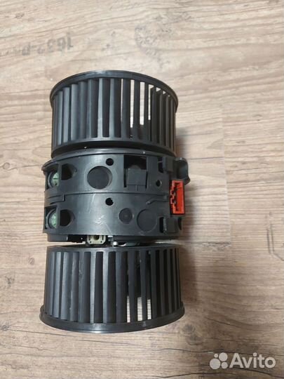 Моторчик печки Рено Флюенс Меган 3