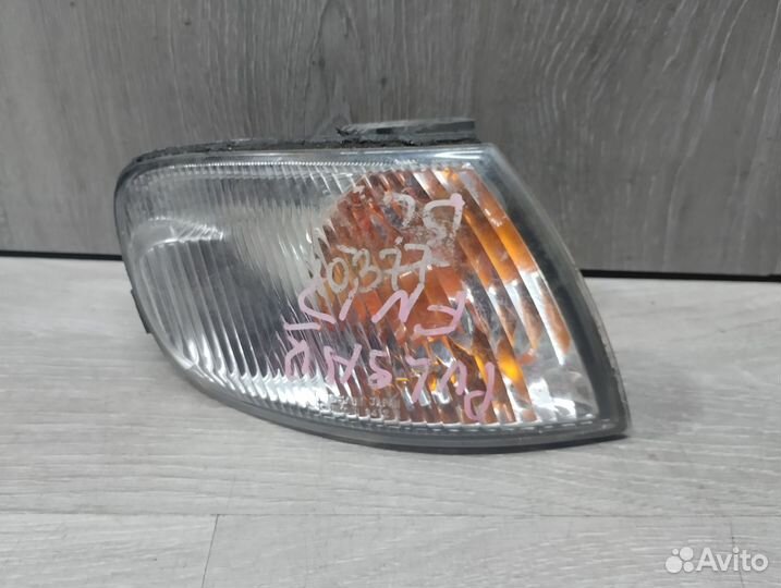 Поворотник передний правый Nissan Pulsar