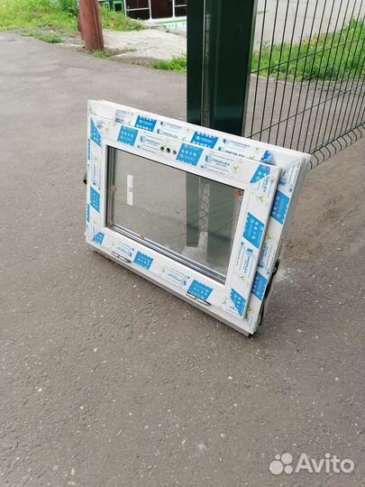 Окна пластиковые 70х50 фрамуги