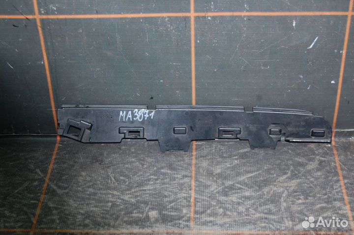 Накладка радиатора правая -Mercedes-Benz GLA- X156