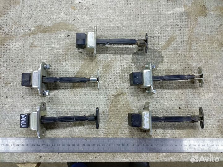 Ограничители задних дверей Mitsubishi Galant 9