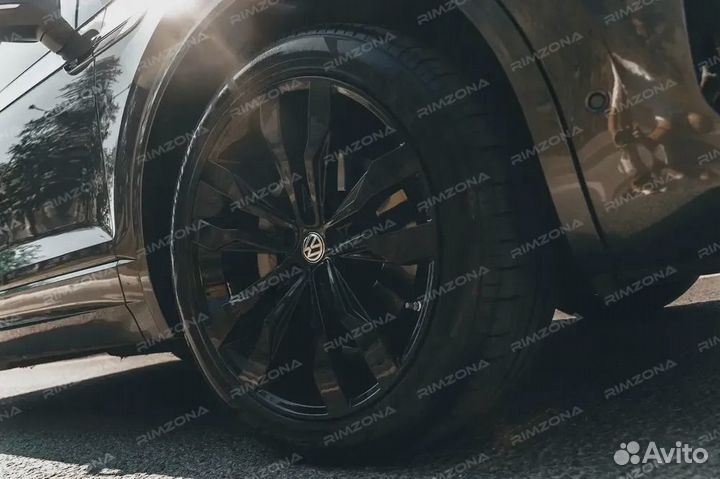 Литой диск в стиле Volkswagen R20 5x112