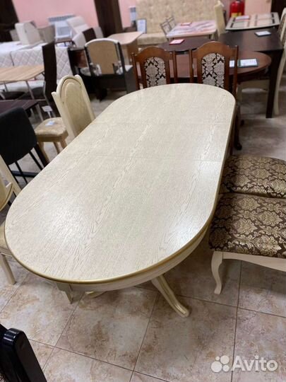 Кухонный стол