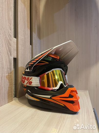 Кроссовый шлем Hizer