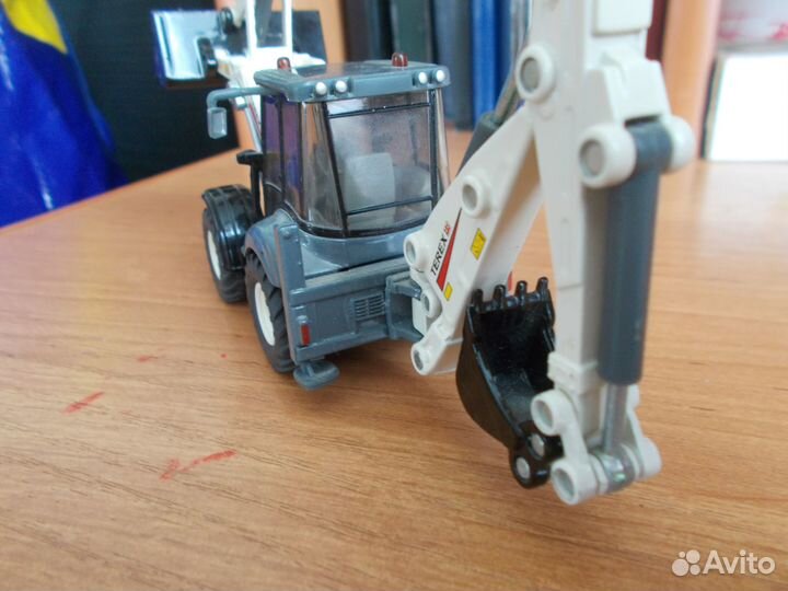 Модель 1/50 погрузчик terex Siku 3531