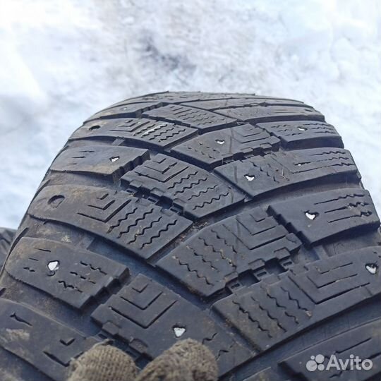 Goodyear Ultragrip Ice Arctic 215/65 R16 98T