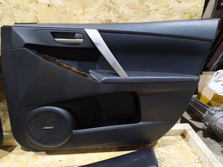 Обшивки дверей Мазда 3 BL