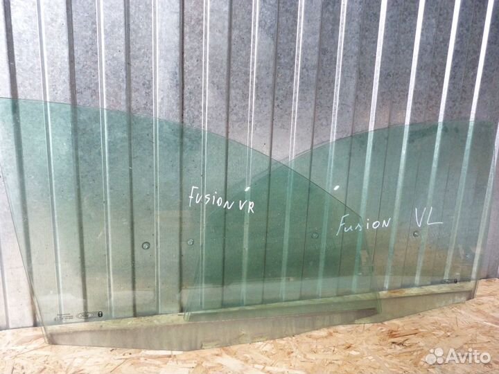 Стекло передней двери правое Ford Fusion