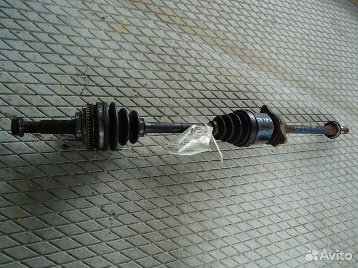 Привод передний правый Toyota Caldina ST210 3S-FE