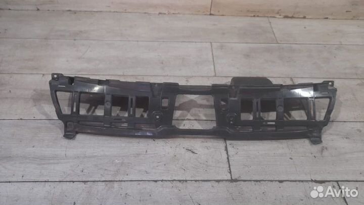 Кронштейн решетки радиатора Suzuki Vitara 2 С 2015