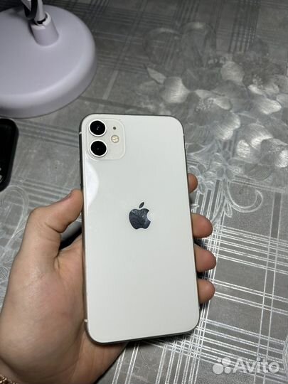 iPhone 11, 64 ГБ