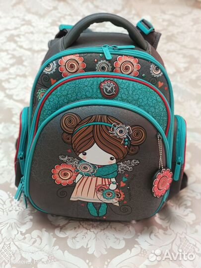 Школьный рюкзак Hummingbird TK19