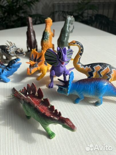 Динозавры игрушки