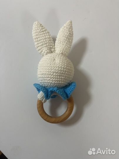 Вязаная погремушка