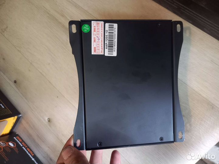 Автомобильный усилитель