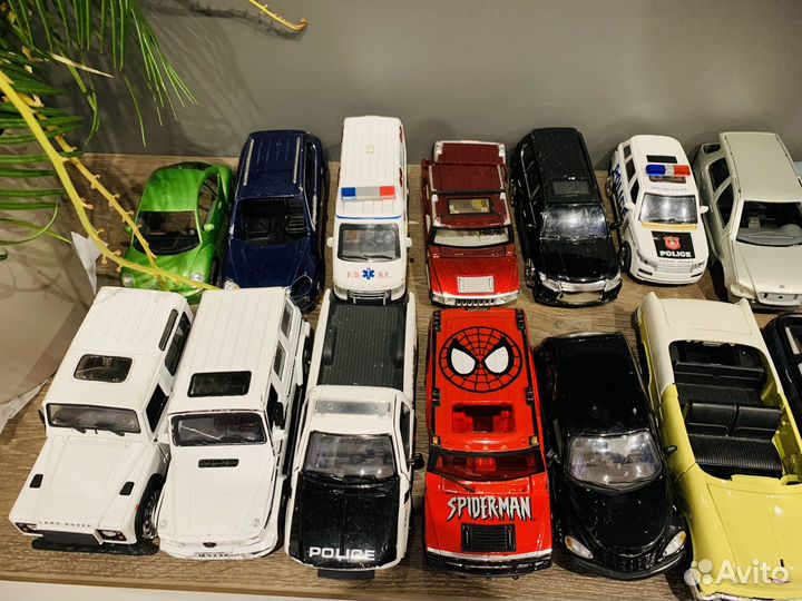 Модель автомобилей 1/24