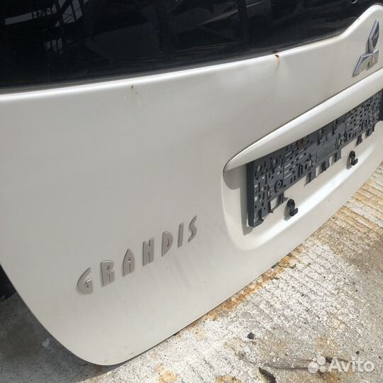 Крышка, Дверь багажника mitsubishi Grandis