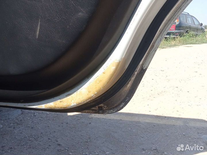 Двери Nissan Primera P11 левая правая пер зад